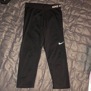 Cropped black leggings🖤